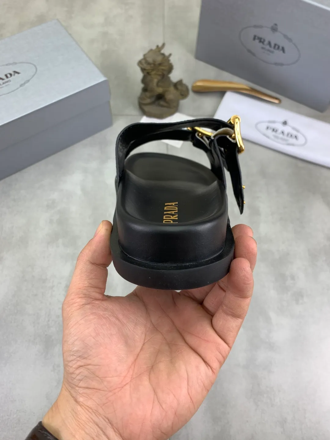 Men's shoes 💰P340💰【New style】🎁🎁🎁 PRADA Prada's new casual slippers, original official website, perfect workmanship, transmitting a kind of noble luxury, sublimating its definition of luxury in Prada's high-end extraordinary craftsmanship. Original combination outsole, code number: 38-44 (45 customized) Multiple colors 🉑️ to choose from